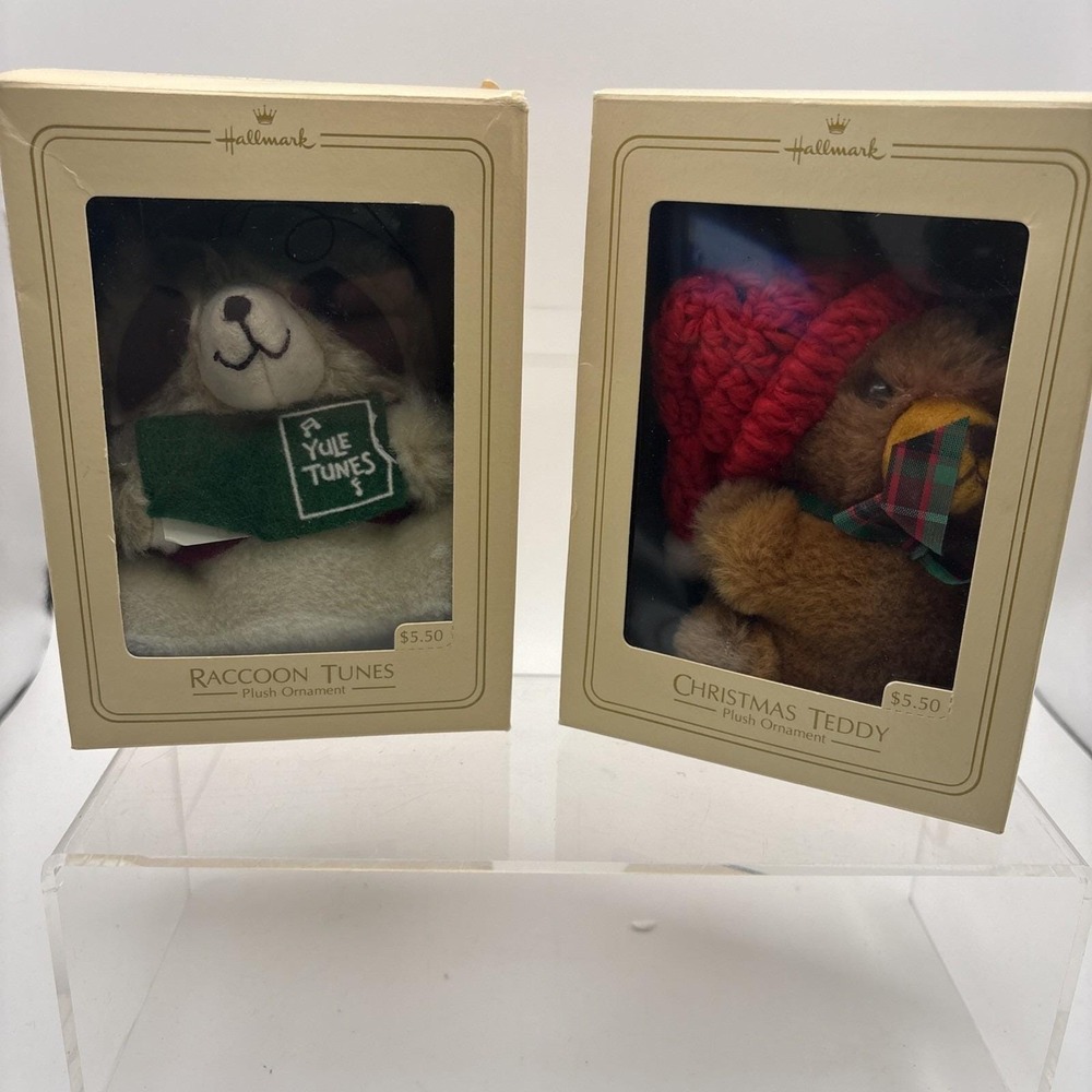 Vtg~Hallmark Christmas Plush Ornaments~Christmas Teddy & Raccoon Tunes~IOB
